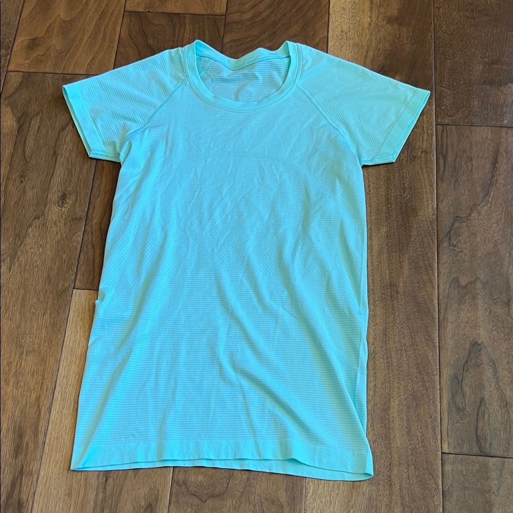 lululemon athletica Teal Short Sleeve Tee